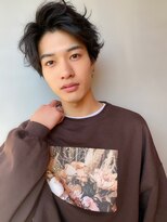 リンネテラス(Lin'ne terrace)&nbsp;無造作な質感がかっこいいメンズアップバングパーマ