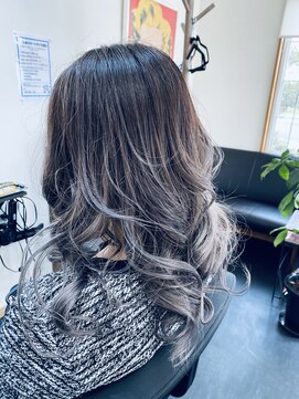 オニキス(onyx) ホワイトバレイヤージュ