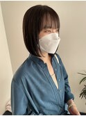 切りっぱなしボブ　ショートボブ　ダークブラウン
