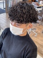 フィフス 原宿(fifth)&nbsp;波巻きスパイラルパーマツーブロックツイストパーマメンズヘア