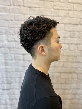 グレイスフル バーバープラチナム 六本木店(Graceful Barber platinum) ツーブロシチサンパーマ