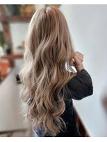 サーティーン(THIRTEEN)&nbsp;vegan認証カラー☆透明感◎柔らかハイトーンロング《20代30代》