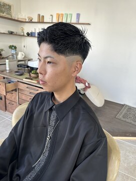 シラス(SiLasu) バーバー風スキンフェード