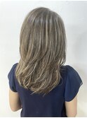 セミロングレイヤー×白髪ぼかしコントラストハイライト