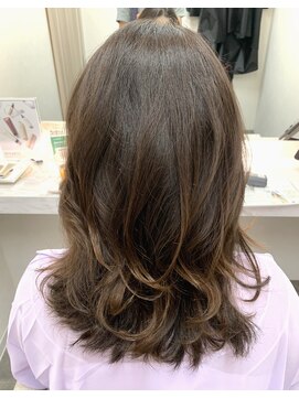 クラヴィア エクラート 梅田店(CLAVIA.ECLART) 韓国風！ミディアムウルフレイヤー♪