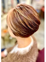 サーティエイト(38)&nbsp;丸みショートボブ/ブリーチ/インナーカラー/ダブルカラー/