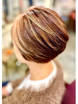 サーティエイト(38) 丸みショートボブ/ブリーチ/インナーカラー/ダブルカラー/