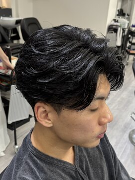 ビカムメンズヘアー 栄店(become men's hair) 毛流れセンターパートフェザーパーマ