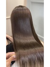 ご来店からお帰りまで是非お任せ！一人のスタイリストが責任を持つ、完全マンツーマン施術の至福タイム
