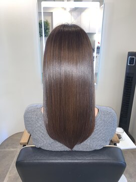 アールサロン アオヤマ(Rr SALON AOYAMA) プラチナミネコラ