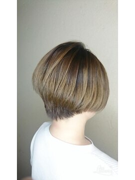 スタジオ キャンパス ショートボブ