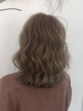 イコール 銀座(equal) 似合わせカット/くびれヘア/アースカラー/デザインカラー[銀座]