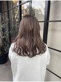 ピンクベージュ