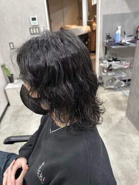 シラス(SiLasu) 波巻きメンズロングボブ