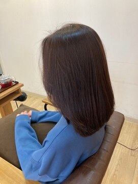 グランバイ アトリエドングリ(Grand × AtlierDonguri) お客様髪質改善データ1142(白髪染めピンクベージュ)