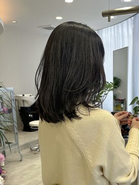 スティロ(stylo) レイヤーカットハイライトショートヘアイルミナカラーオージュア