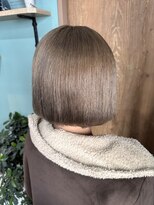 ミラシィ 稲毛(Mirashy)&nbsp;ブリーチリタッチでミルクティーカラーのボブ