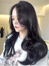 ラヴィ(Lavie) 暗いのに透明感あるブルーブラック
