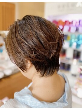 大人美フォルムショート