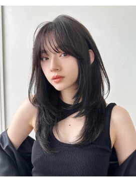 ベル 表参道店(Belle) 黒髪でも動きのあるロングレイヤー&薄すぎないシースルーバング