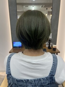 ギルド 清瀬店(GUILD) カーキグリーンで魅せる抜け感ショート