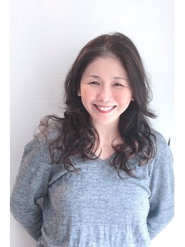 トータルビューティーステラ(TOTAL BEAUTY STELLA)の写真/『年々髪質が変わってきた』その悩み私たちも知っています。歴20年以上の女性美容師達が悩みを解決致します