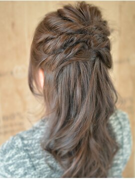 テイル ヘアーサロン(TALES Hair Salon) 【TALES】結婚式、二次会にハーフアップスタイル♪その１