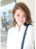 かき上げ＋流しバングのこなれヘアー
