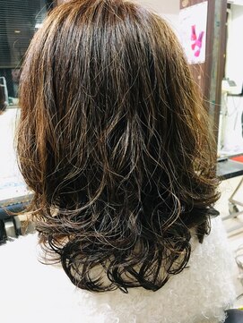 あかね美容室 田上店 ふんわり軽やかセミロング