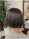 マットグレージュショートボブ