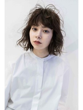 ユートゥイーズ つくば(U too e's) 《Utoo e's つくば美容室 》どこか力の抜けたリラクシーな女性に