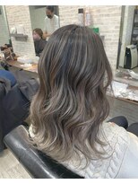 ココイロ(COCOIRO)&nbsp;ｃｕｔ+バレイヤージュ+ＴＲ