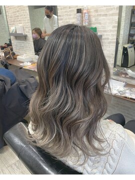 ココイロ(COCOIRO) ｃｕｔ+バレイヤージュ+ＴＲ