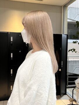 シーク 天神(SEEK) 【SEEK 緒方 芽久】ホワイトベージュ