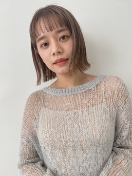 ノイカーム(noi Calm) ボブ　ミニボブ　おん眉　ミルクティーベージュ