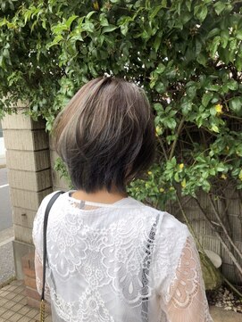 アクアマリン8810 ハチハチイチゼロ(AQUA MARINE 8810) 大人可愛い/レイヤーロング/グレーベージュ/前髪パーマ/北習志野