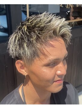 バーバーショップ フォーシーズン(BAR BER SHOP FOURSEASON) メッシュ/フェザーアップ/アップバング/スキンフェード