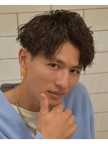 フリーク バーバーショップ 都島店(FREAK BARBER SHOP) 黒髪縦落ちツイストスパイラルパーマ無造作アップバング