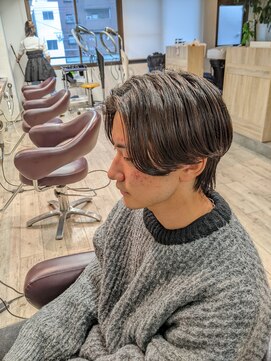 コワファーストナガサキシャンプーボーイ(COIFF1RST NAGASAKI SHAMPOO BOY) センターパートウルフ×ニュアンスストレートパーマ