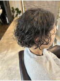 スパイラルパーマがセクシーさを際立てる☆ルード系メンズボブ