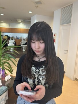 アウラ(AURA) フェイスレイヤーハッシュカットロングレイヤー