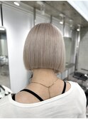 渋谷ブリーチカラーハイトーンタッセルボブホワイトベージュ韓国