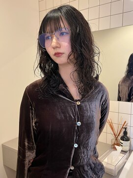 黒髪パーマ/ミディアムパーマスタイル