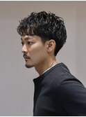 黒髪　短髪　スパイラル　ニュアンスパーマ