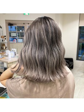 ケーアールツーエス なかもず店(KR2S) シルバーバレイヤージュ