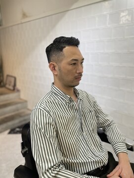 メリケンバーバーショップ フクオカ(MERICAN BARBERSHOP FUK) ビジネスマンナチュラルフェード