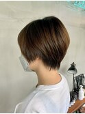 大人ショート前下がりショートボブ