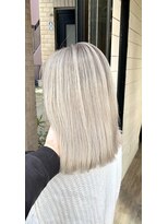 ハグ 横浜(HUG)&nbsp;シャドールーツでつくるホワイトベージュ