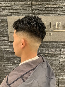 プレミアムバーバー 新宿店(PREMIUM BARBER produce by HIRO GINZA) フェードスタイル