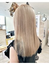 ヘアスタイルに抜け感をプラス☆透明感がしっかり出るミルクティーべージュ[ブリーチ/ケアブリーチ/学割U24